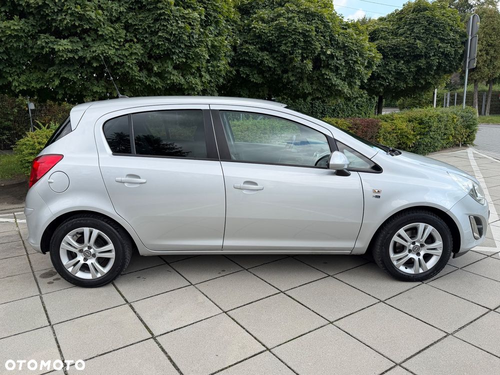 Opel Corsa 1.4 16V 150 Jahre - 15