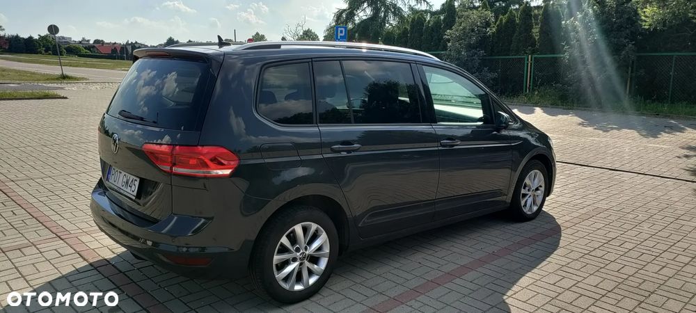 Volkswagen Touran 2.0 TDI SCR DSG ACTIVE - 6