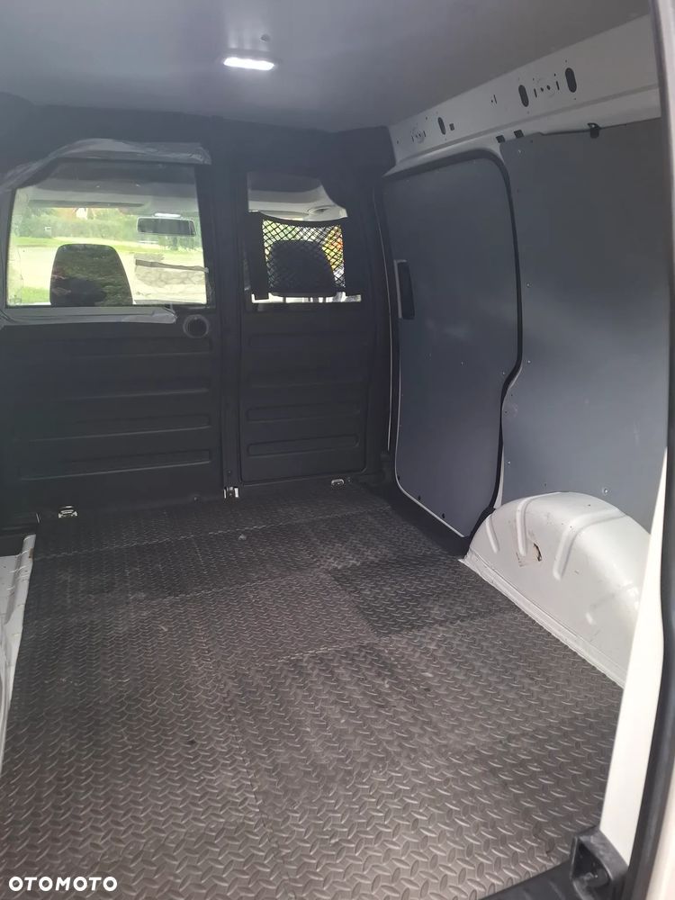 Volkswagen Caddy - 25