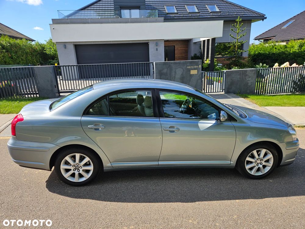 Toyota Avensis 2.0 D-4D Sol - 10