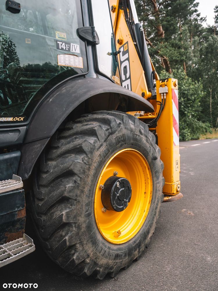 JCB 4CX - 22