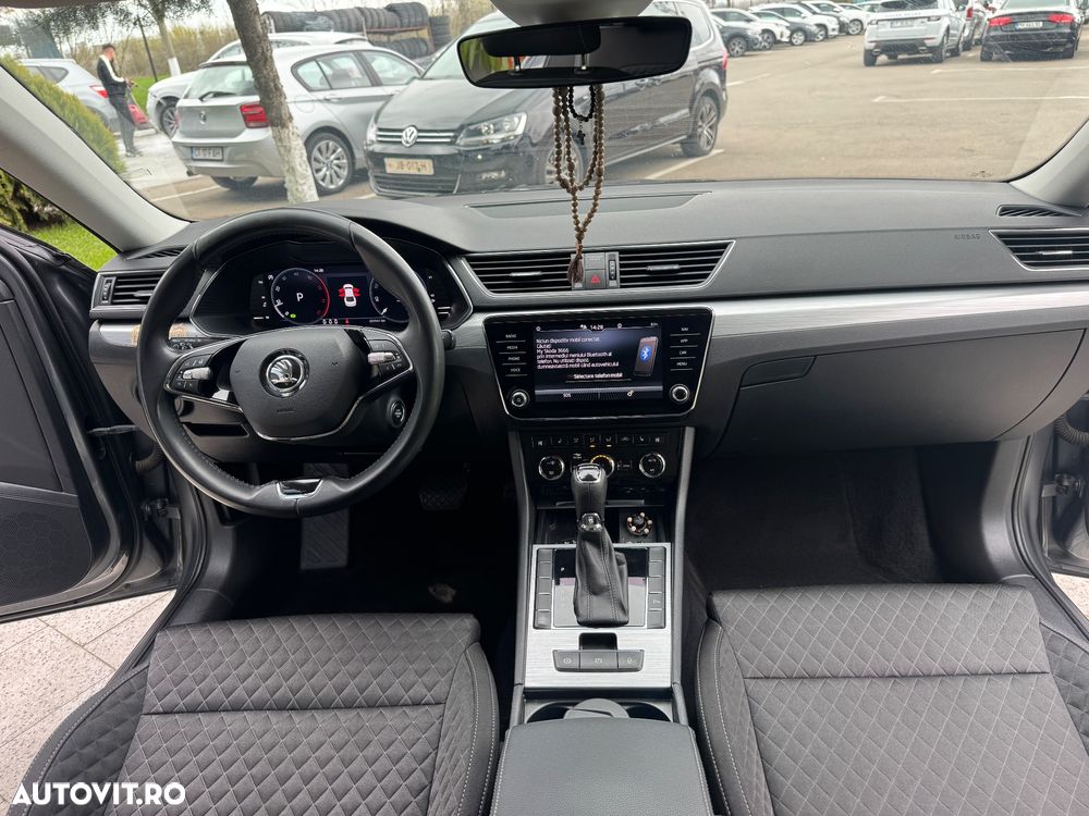 Skoda Superb 2.0 TDI DSG Premium Edition - 6