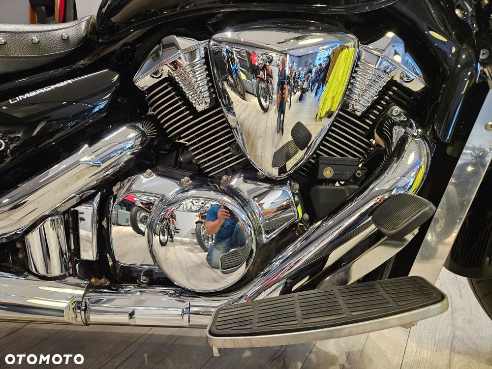 Suzuki Intruder - 15