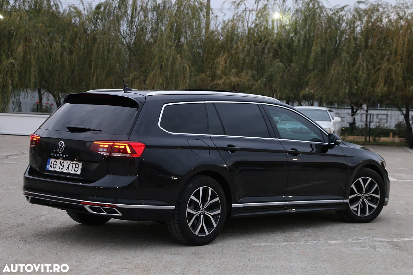 Volkswagen Passat Variant 2.0 TDI DSG R Executive - 15