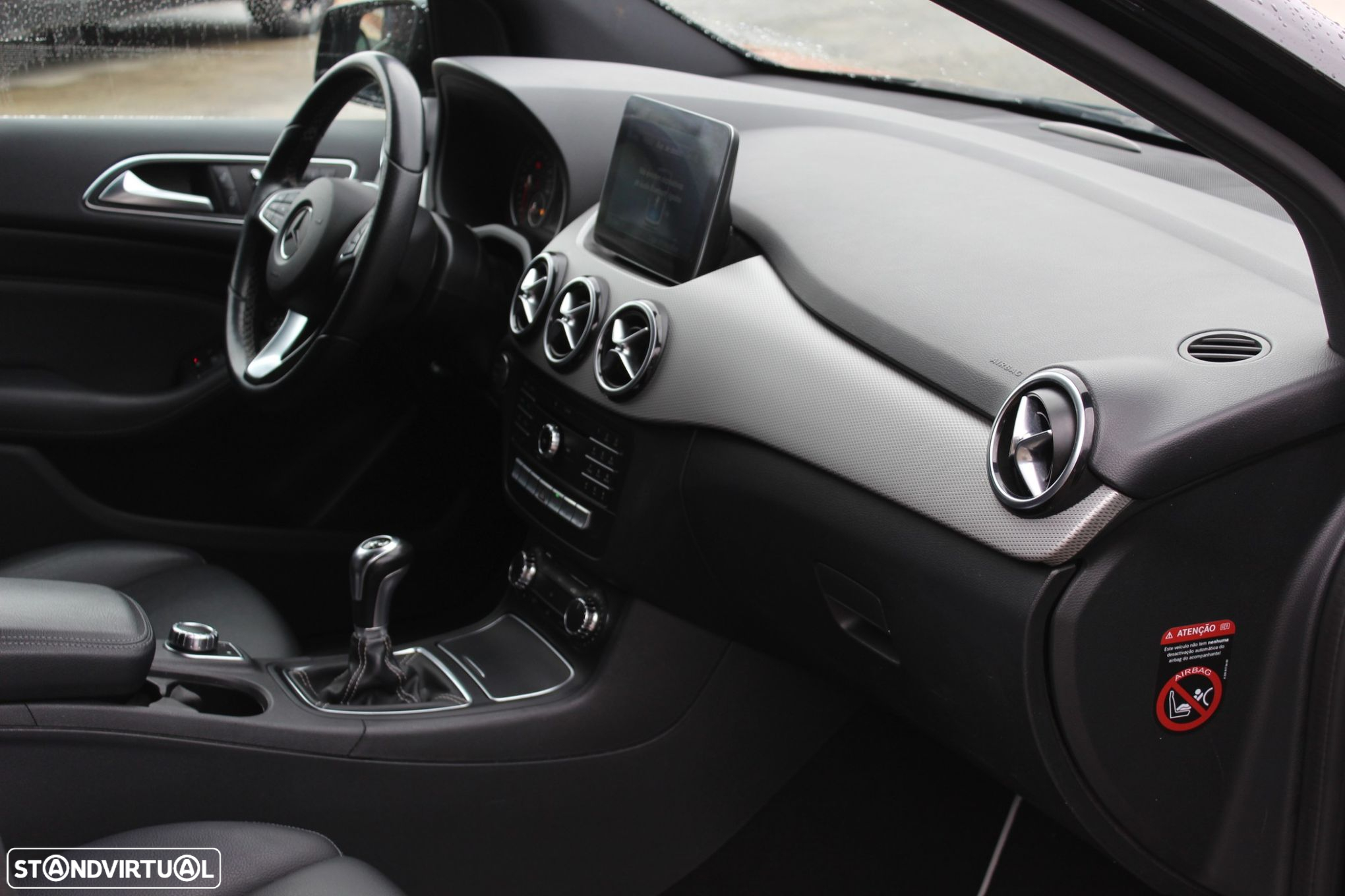 Mercedes-Benz B 200 d AMG Line - 22