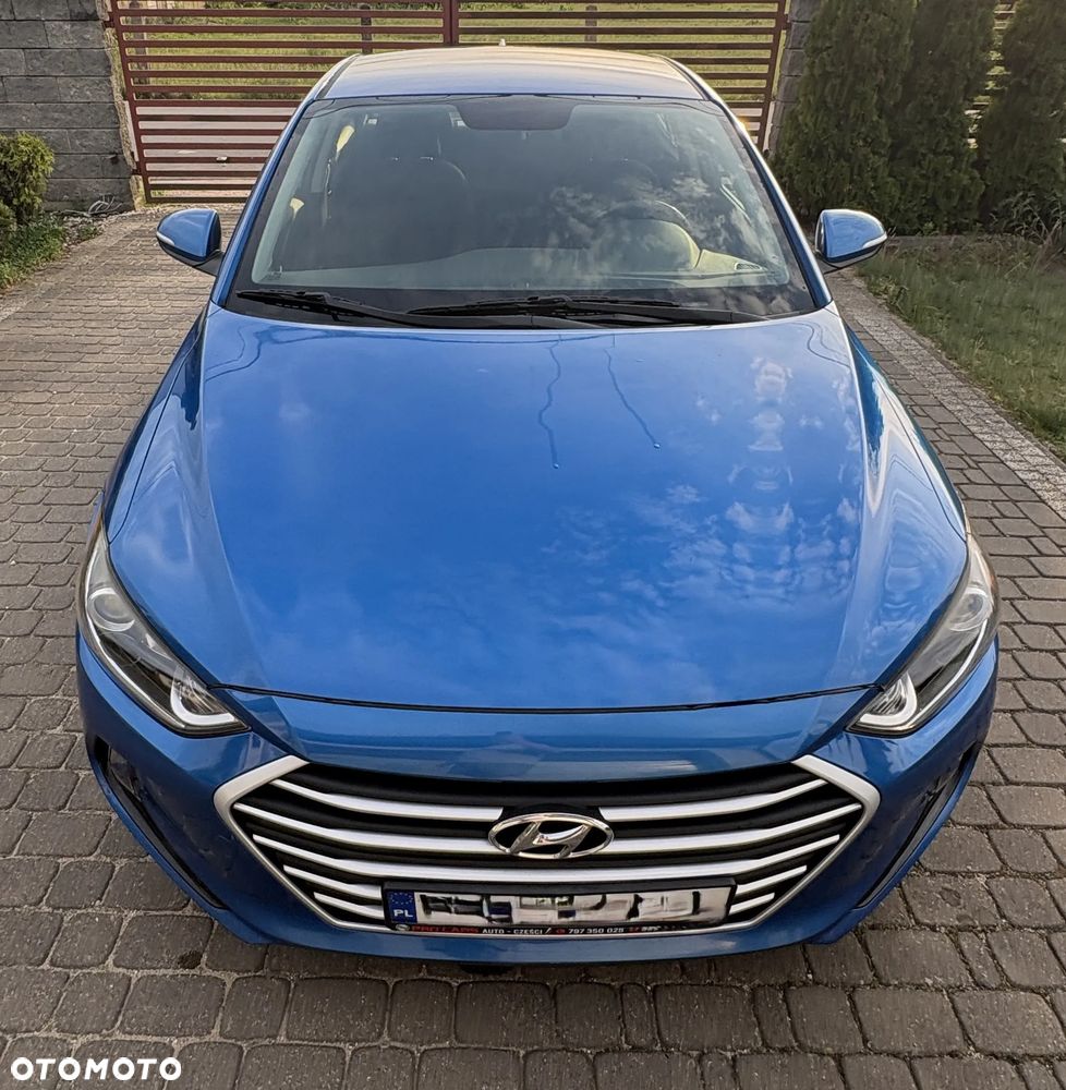 Hyundai Elantra - 1