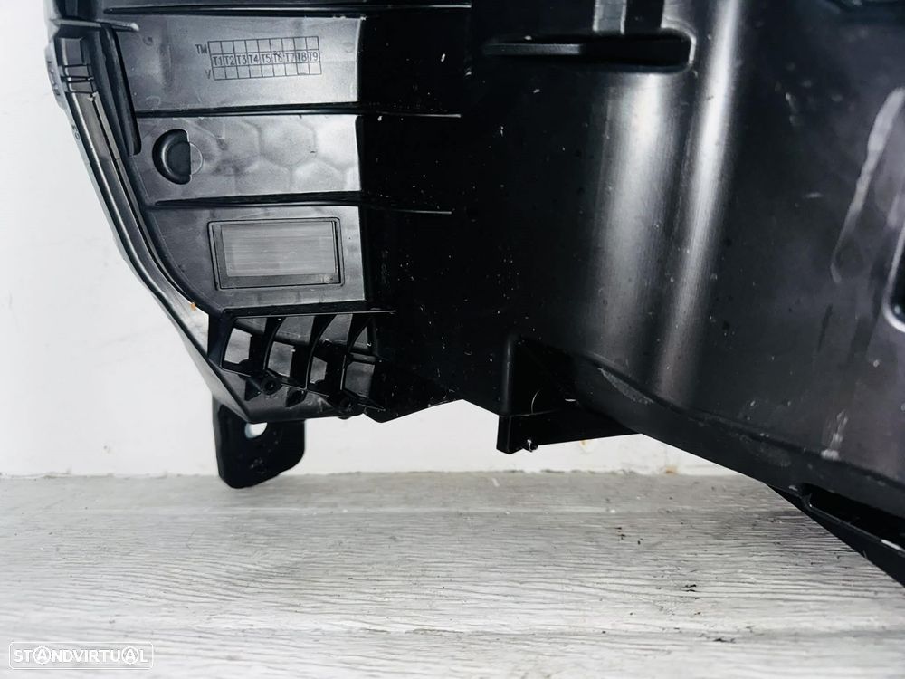 Farol Direito Jeep Avenger - 22/26 - 6