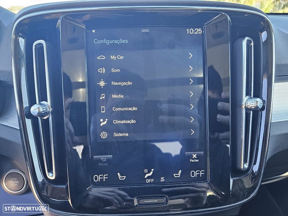 Volvo XC 40 D4 AWD Geartronic Momentum Pro - 31