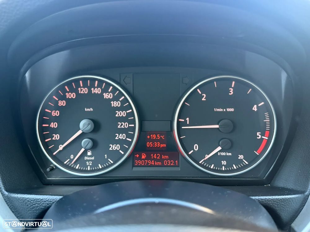 BMW 320 d Exclusive - 8