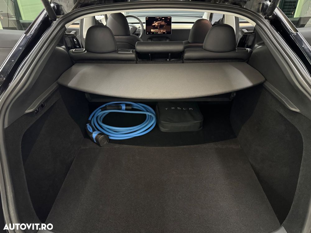 Tesla Model Y Long Range Dual Motor AWD - 28