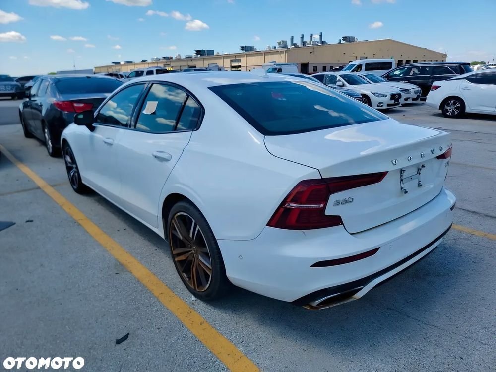 Volvo S60 T6 AWD R-Design - 4