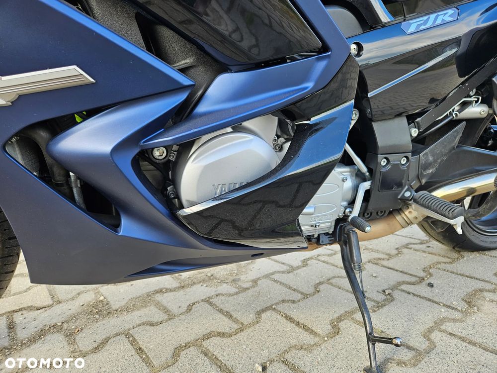 Yamaha FJR - 24