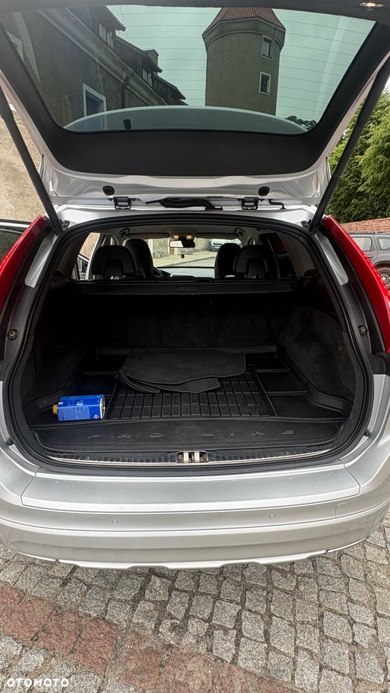Volvo XC 60 2.4D AWD Momentum - 9