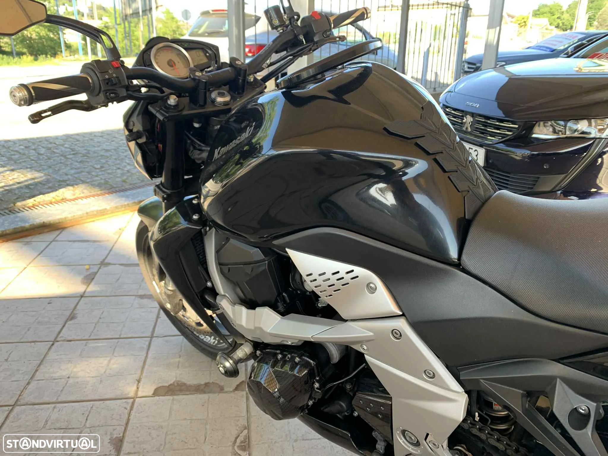 Kawasaki ZR - 9