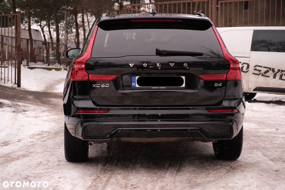 Volvo XC 60 B4 B Plus Dark - 4