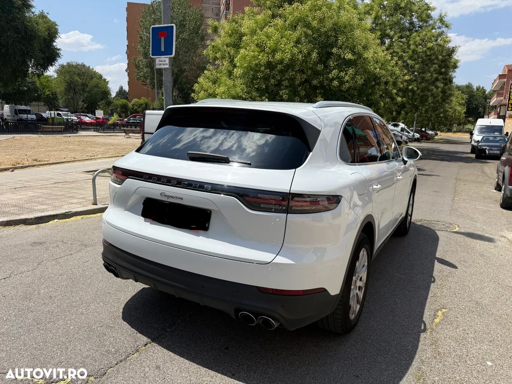 PORSCHE Cayenne 2021 — imagine 15