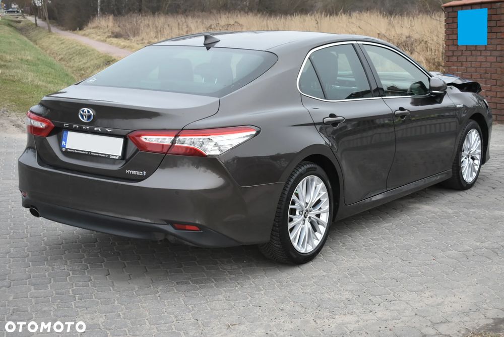 Toyota Camry 2.5 Hybrid Executive CVT - 10