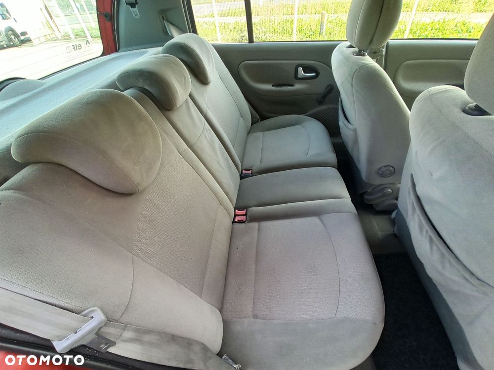 Renault Clio - 10