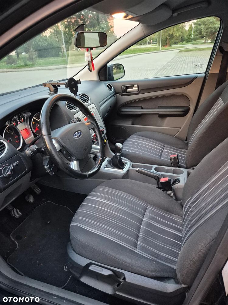 Ford Focus 1.8 FF Trend - 8