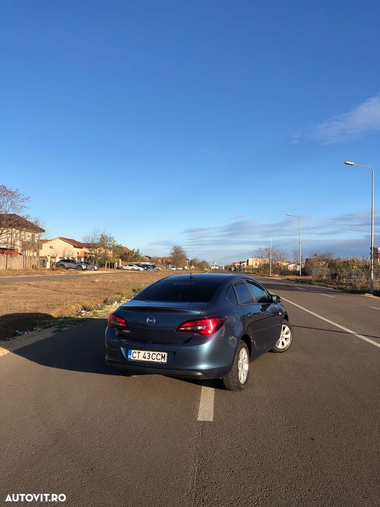 Opel Astra 1.6 ECOTEC 150 Edition - 2