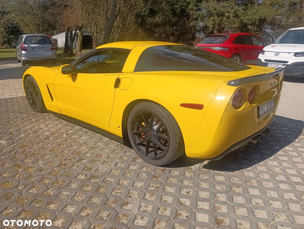 Chevrolet Corvette - 17