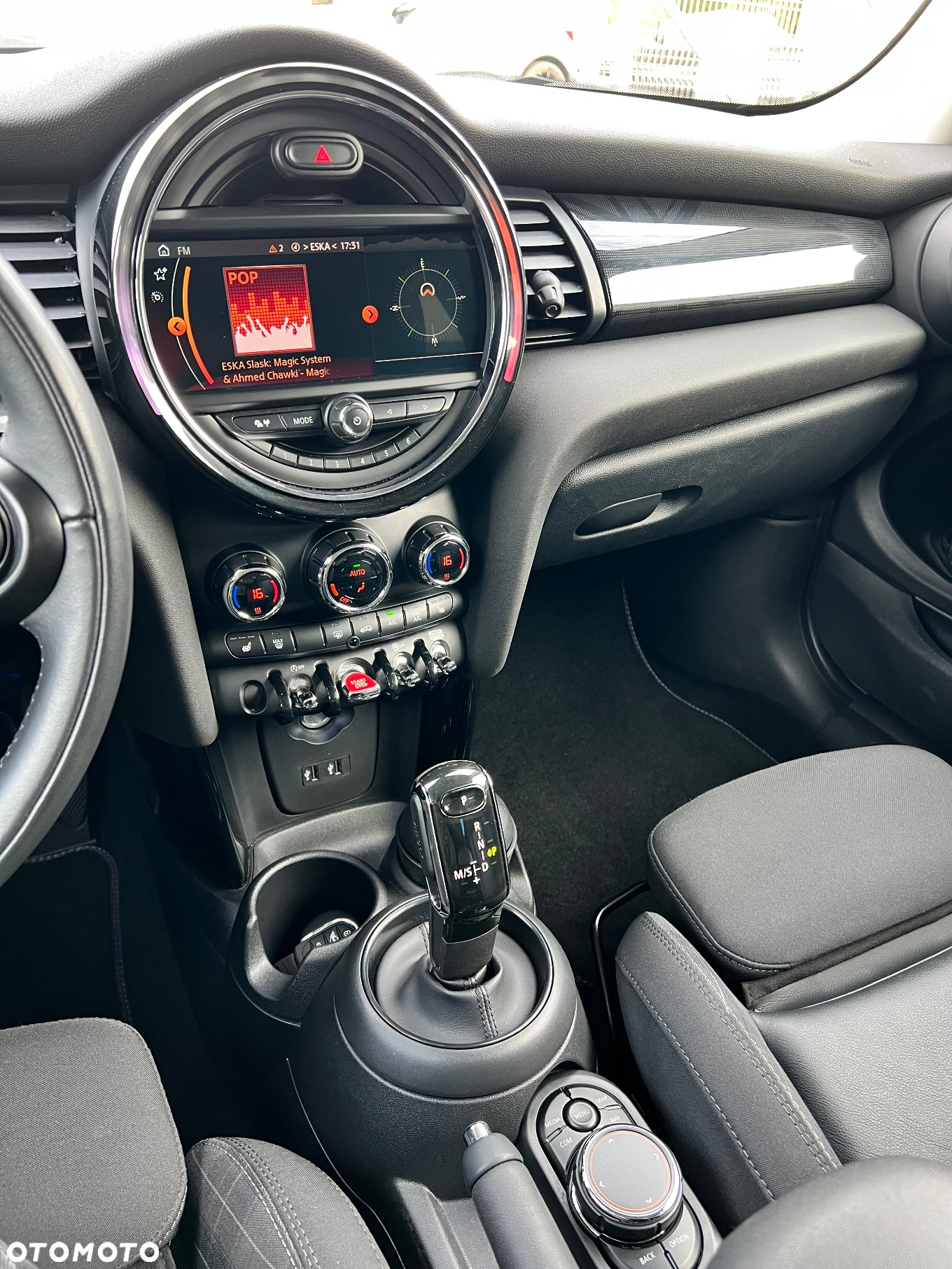 MINI Cooper Essential Trim - 12