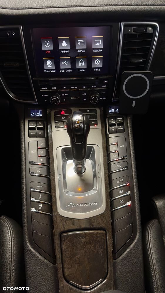 Porsche Panamera PDK Platinum Edition - 10