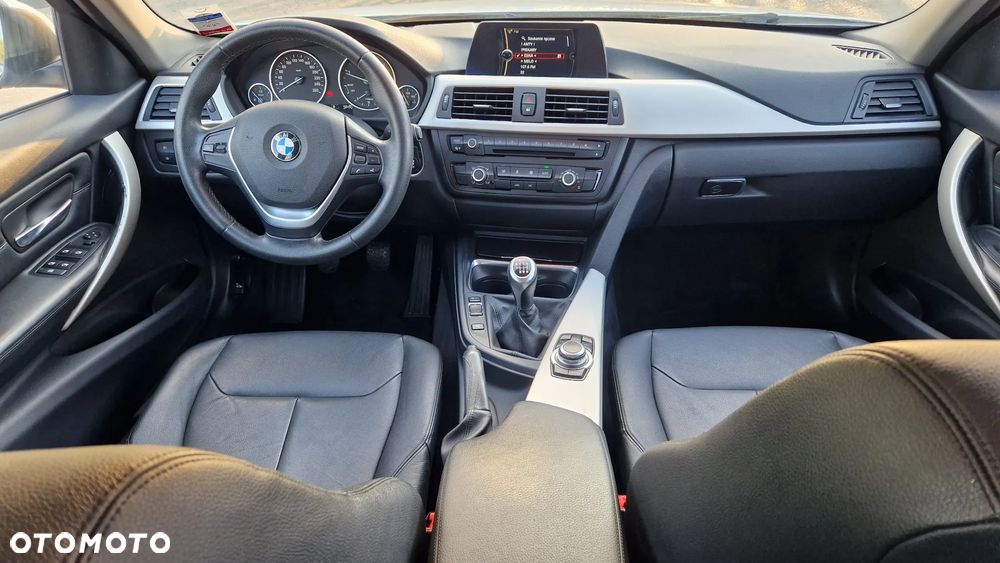 BMW Seria 3 320d Blue Performance Modern Line - 14