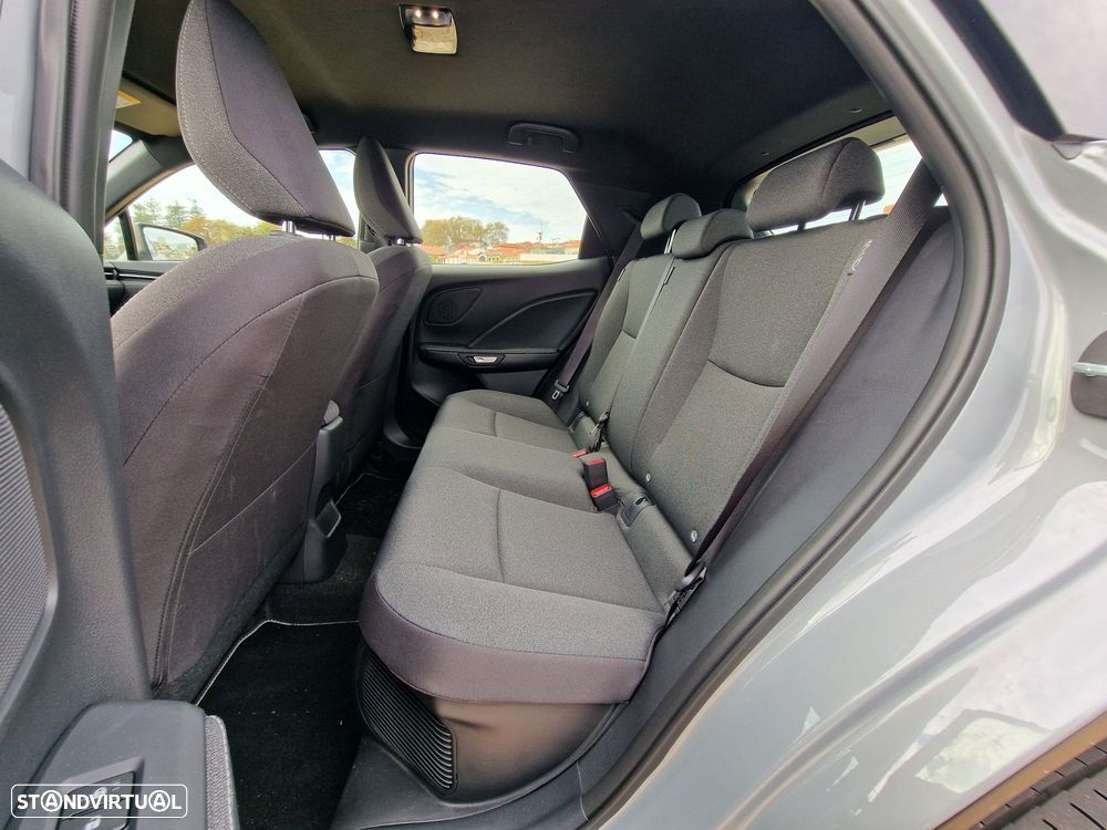 Lexus LBX Standard - 17