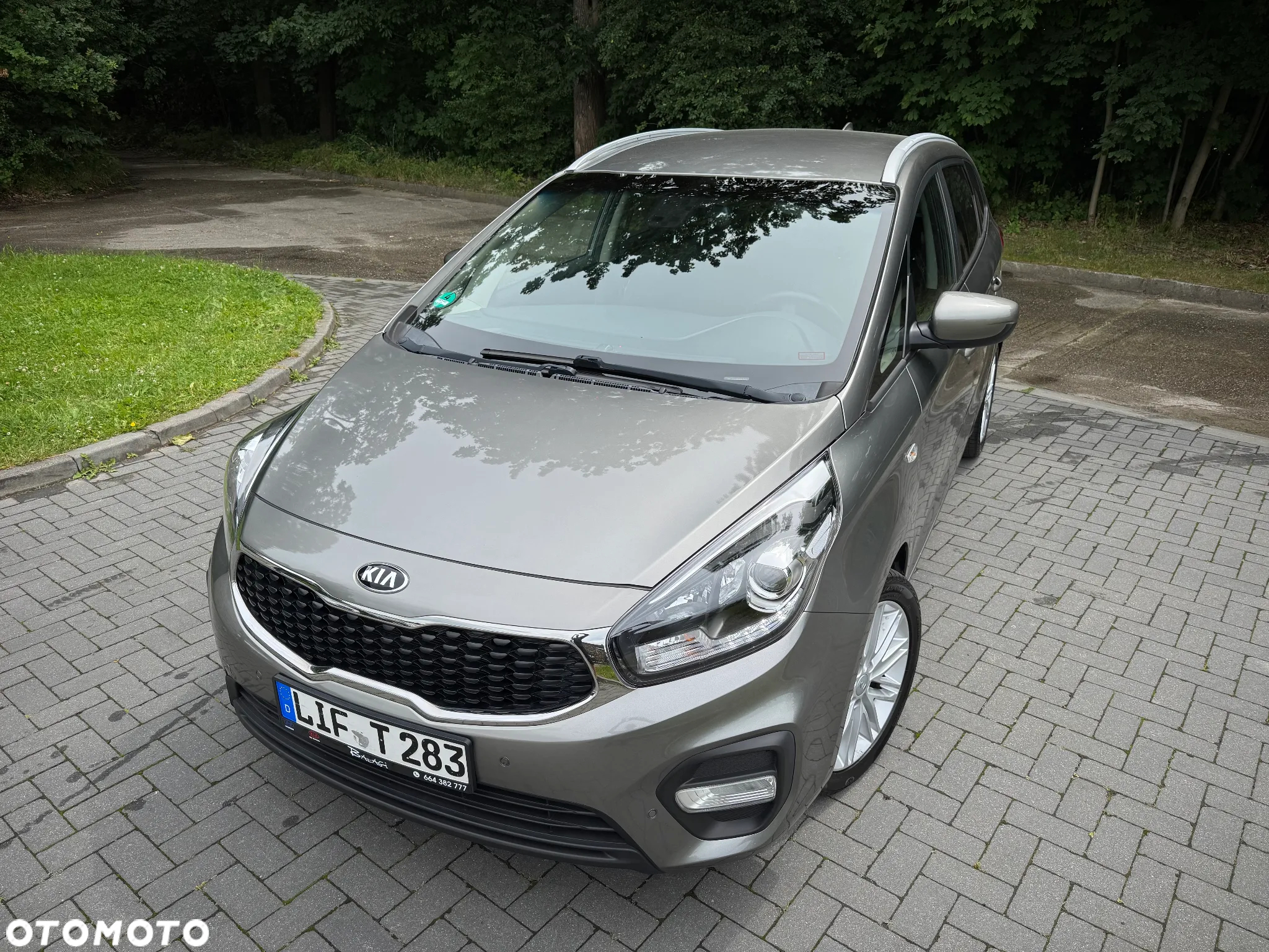 Kia Carens 1.7 CRDi 141 Dream-Team Edition - 6