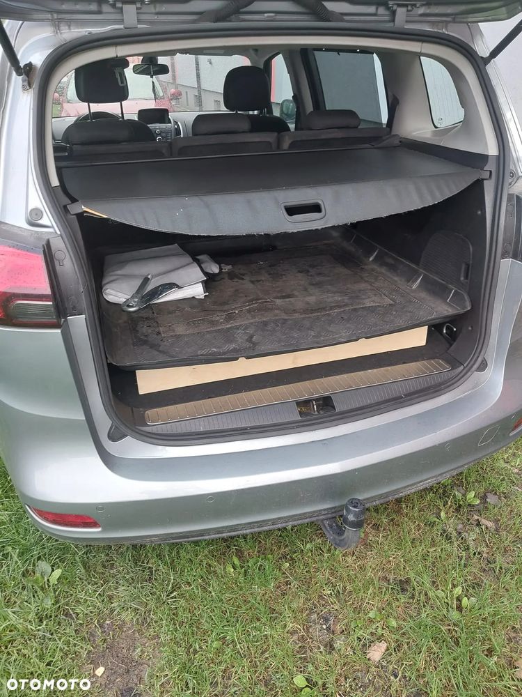 Opel Zafira - 10