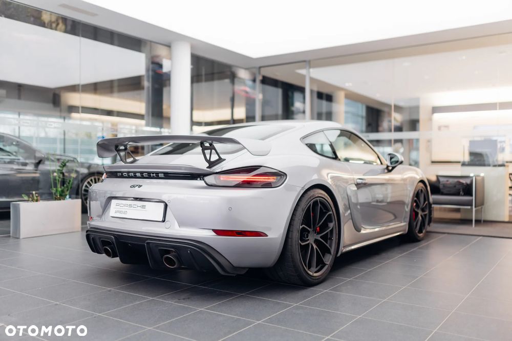 Porsche 718 Cayman - 16