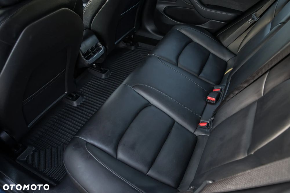 Tesla Model 3 - 22