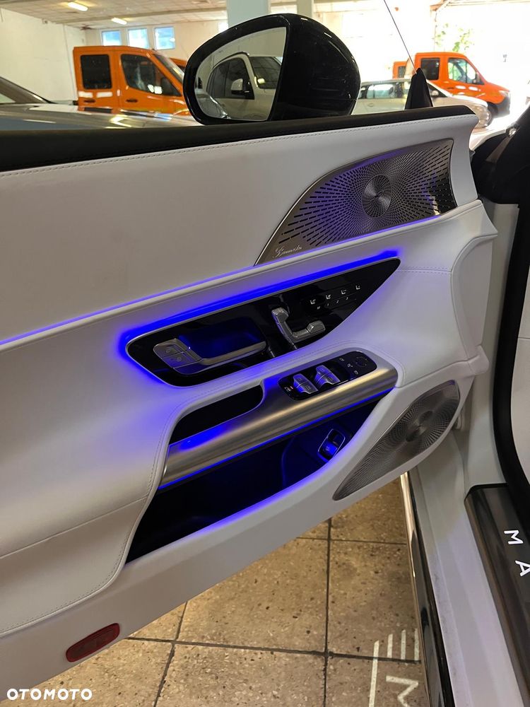 Mercedes-Benz SL Maybach 680 4-Matic+ Monogram Series - 6