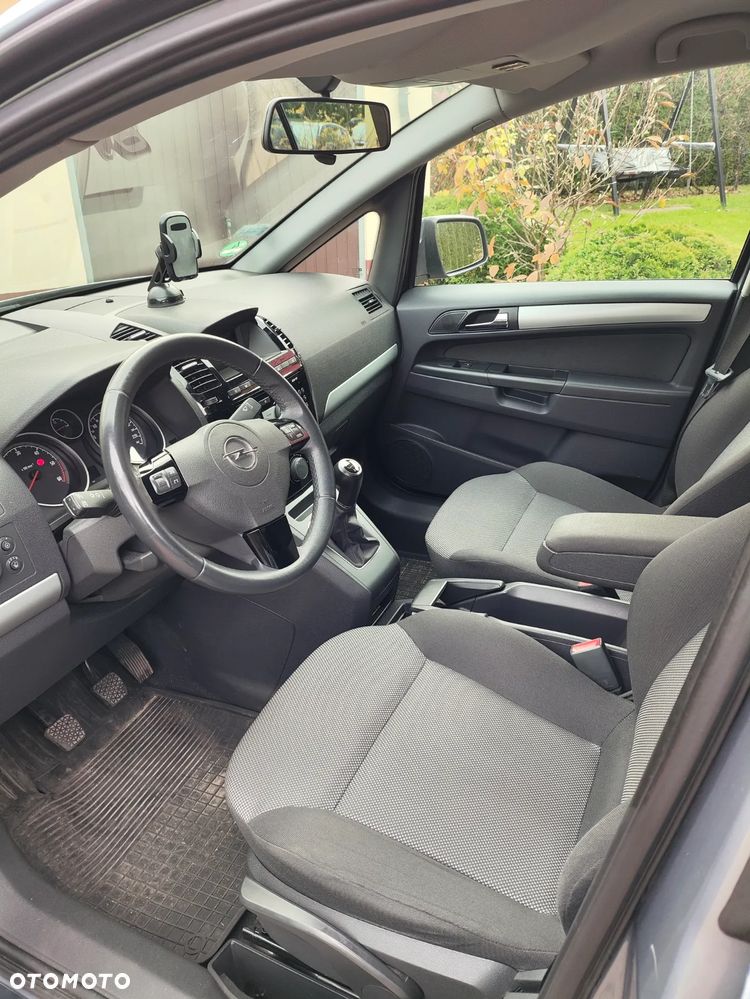 Opel Zafira - 16