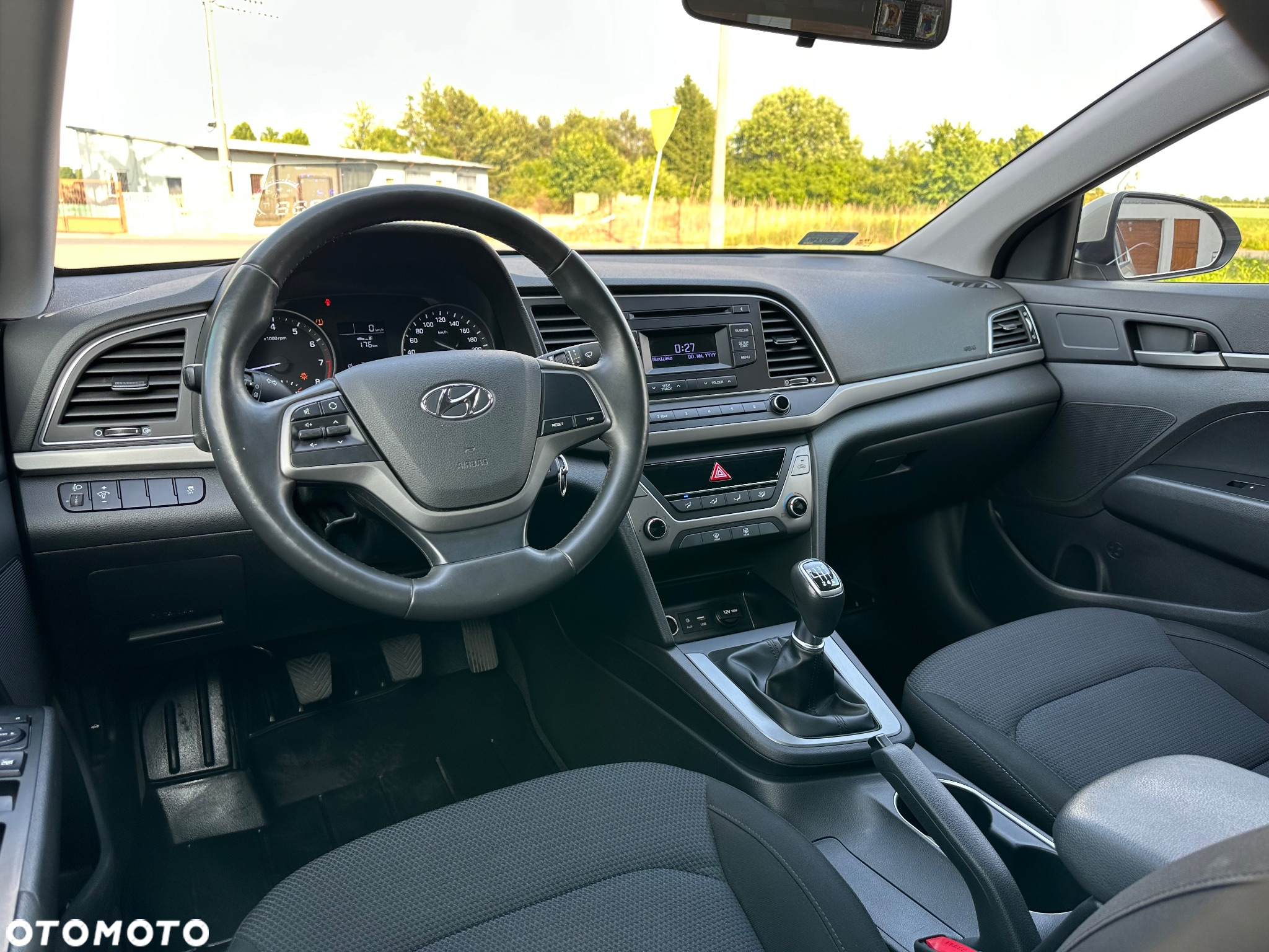 Hyundai Elantra 1.6 Comfort - 17