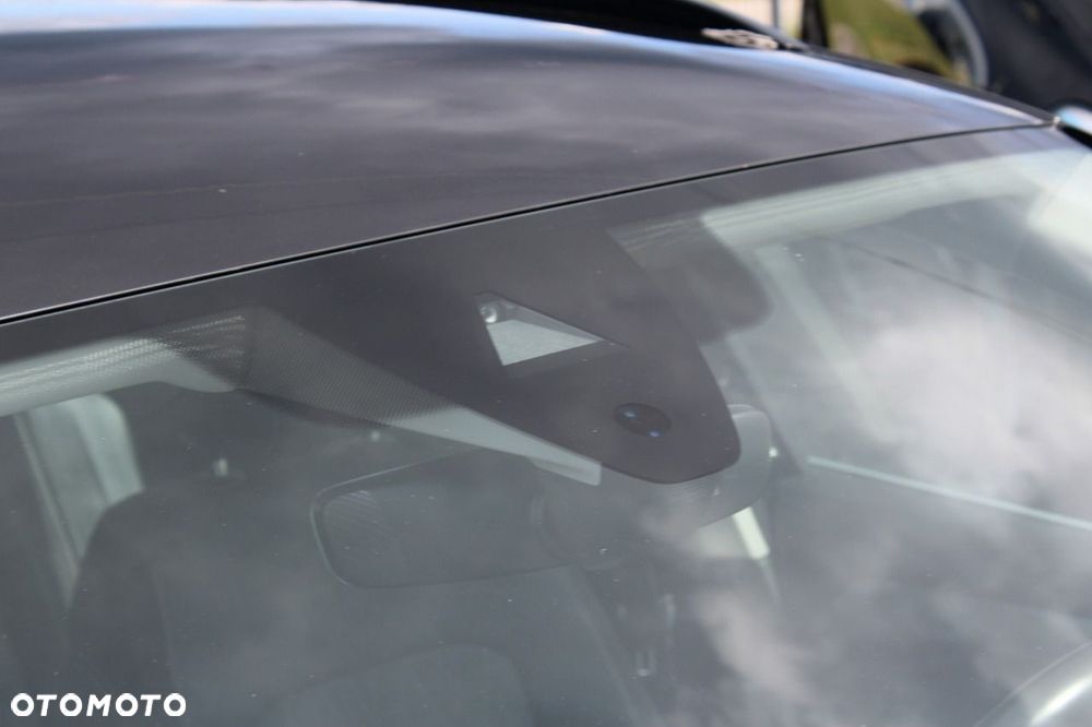 Volkswagen Passat - 32