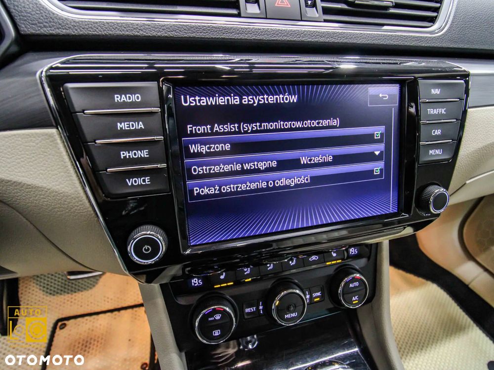 Skoda Superb 2.0 TDI Style DSG - 27