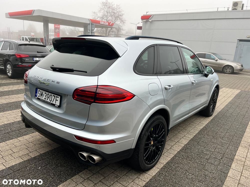 Porsche Cayenne S E-Hybrid - 8