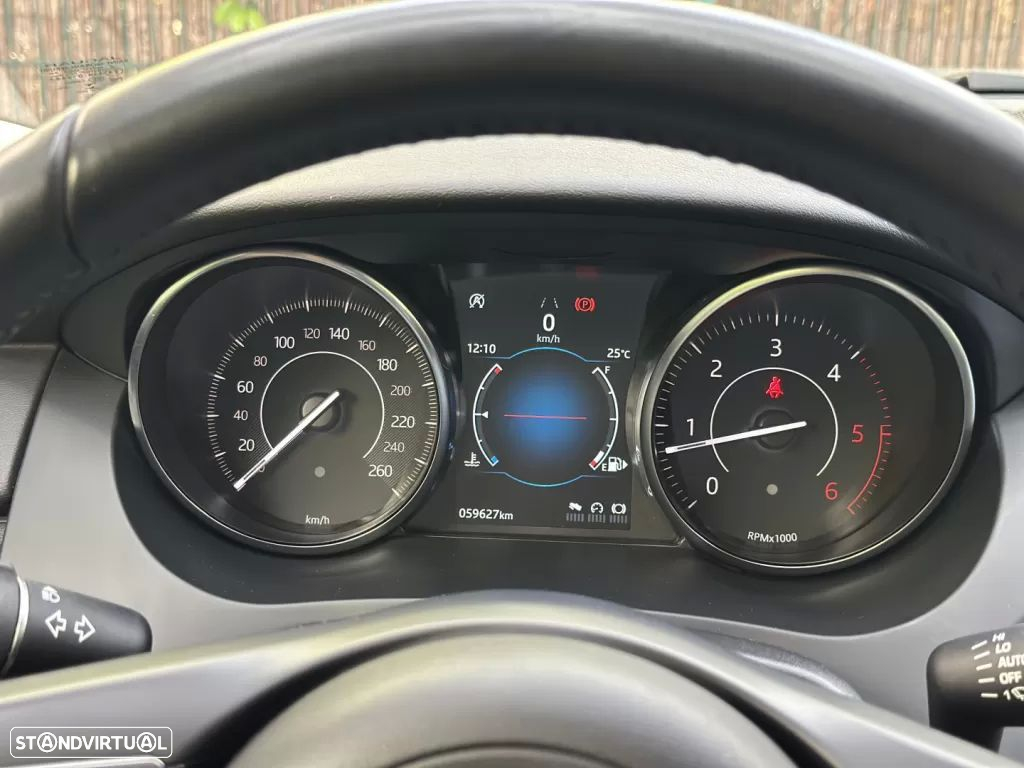 Jaguar E-Pace 2.0 i4D - 35
