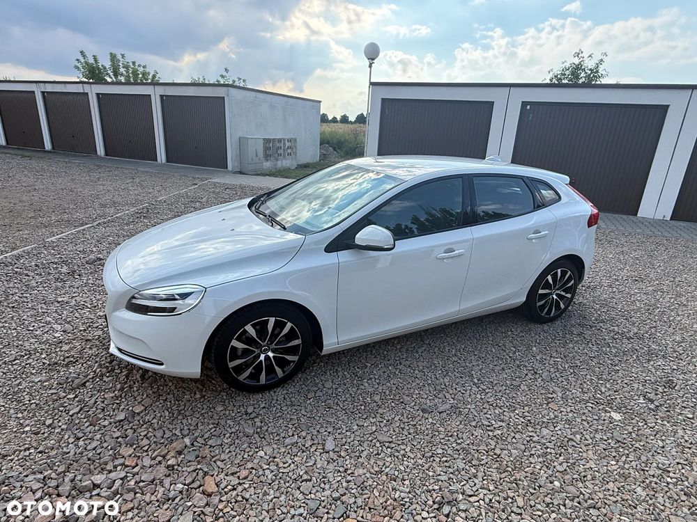 Volvo V40 T2 Drive-E Base - 1