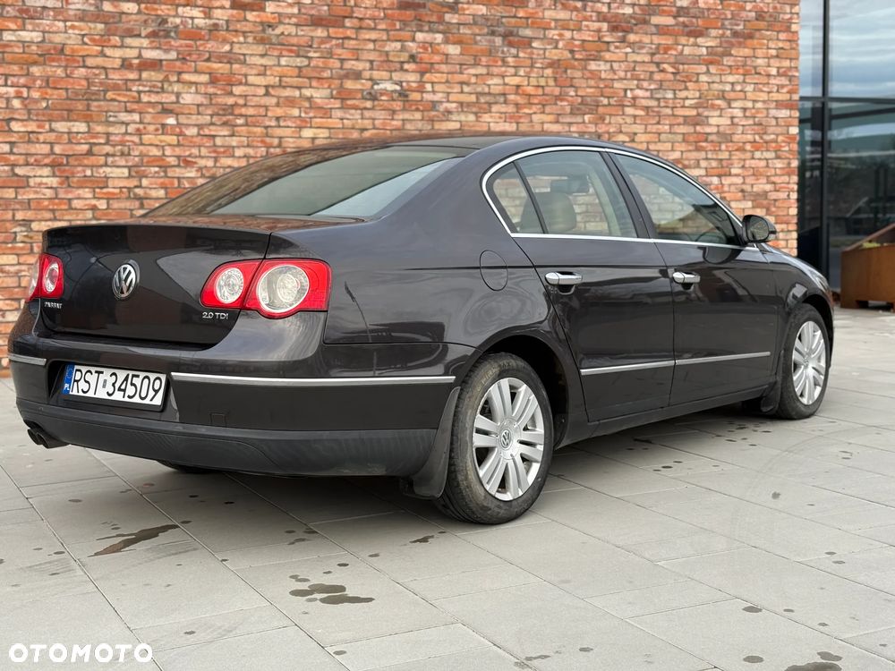 Volkswagen Passat 2.0 TDI DPF Highline - 9