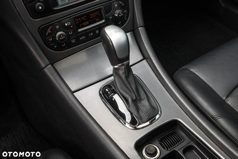 Mercedes-Benz Klasa C 32 T AMG - 22