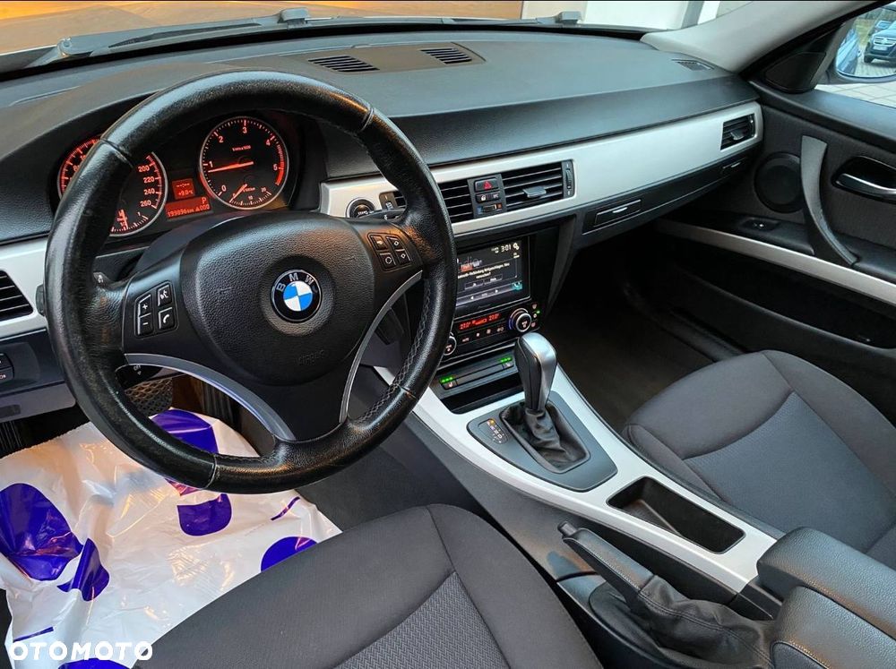 BMW Seria 3 - 25