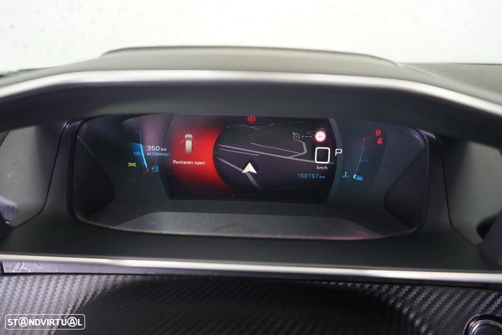 Peugeot 2008 1.2 PureTech Allure Pack EAT8 - 29