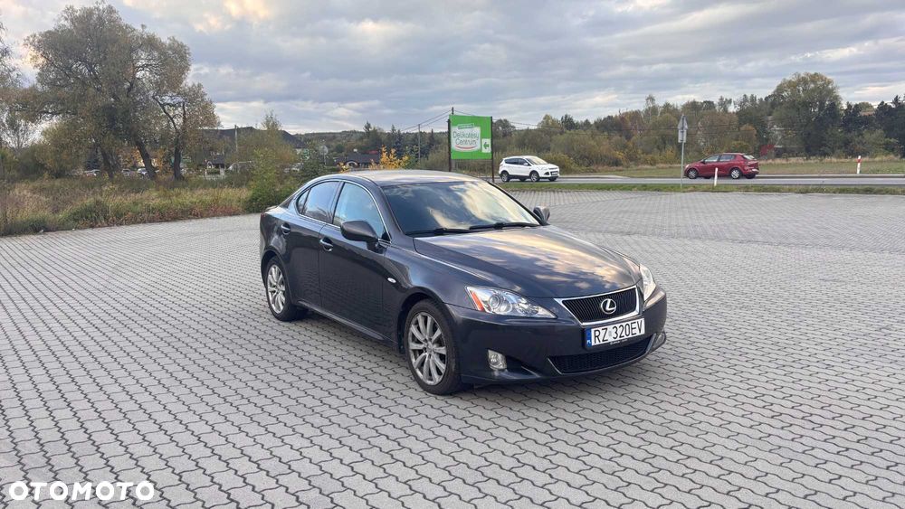 Lexus IS - 1