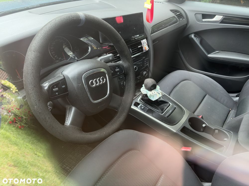 Audi A4 Limousine - 5