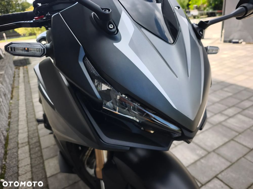 Honda CBR - 27