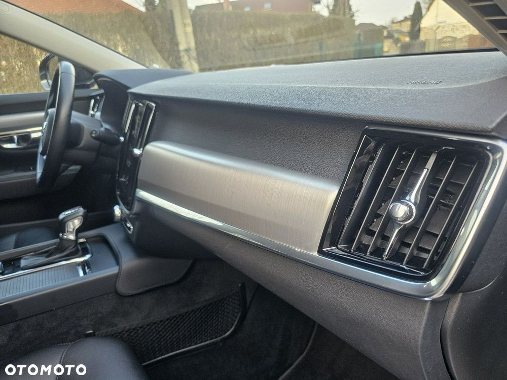 Volvo V90 D4 Momentum Pro - 21