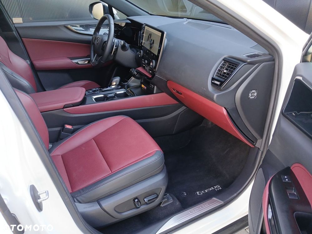 Lexus NX 350h Prestige AWD - 24